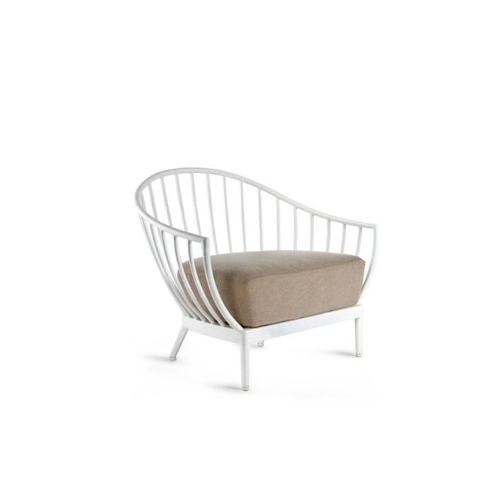 YUCCA LOUNGE CHAIR